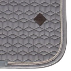 Kentucky Horsewear Kentucky Schabracke Basic Fluwelen Dressur Beige Warmblut 36 Kentucky Horsewear Kentucky Schabracke Basic Fluwelen Dressur Beige Warmblut -Geschäft für Reitsportbedarf agradi 44943655 5.d02533