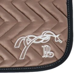 PÉNÉLOPE Pénélope Schabracke Velours Springen Taupe Schwarz Warmblut 13 PÉNÉLOPE Pénélope Schabracke Velours Springen Taupe Schwarz Warmblut -Geschäft für Reitsportbedarf agradi 44990639 5.b3741f