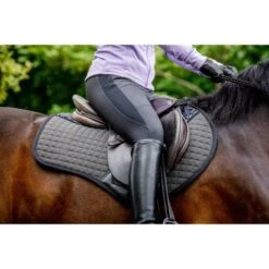 Horseware Schabracke Comfort Tech Springen Weiß Vollblut/Warmblut -Geschäft für Reitsportbedarf hw dahtlc k000 horseware tech comfort pad 17.f0ba4c