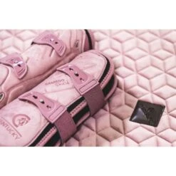 Kentucky Horsewear Kentucky Kugelschützer Young Horse Velvet Altrosa -Geschäft für Reitsportbedarf kentucky 179a4769.646b20