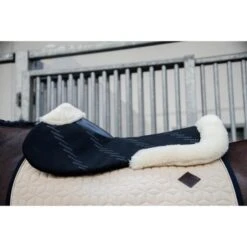 Kentucky Horsewear Kentucky Sattelunterl Impact Equalizer Schaffell Schwrz 10mm -Geschäft für Reitsportbedarf kentucky 42587 01 9.7e7536