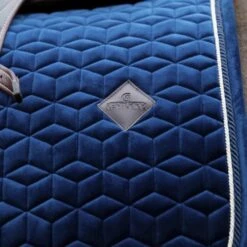 Kentucky Horsewear Kentucky Schabracke Basic Fluwelen Dressur Beige Warmblut 39 Kentucky Horsewear Kentucky Schabracke Basic Fluwelen Dressur Beige Warmblut -Geschäft für Reitsportbedarf kentucky 42589 03 dr 4.4768dc