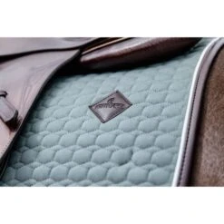 Kentucky Horsewear Kentucky Spring Satteldecke Classic Leder Dusty Green Warmblut -Geschäft für Reitsportbedarf kentucky 485a1433.1d3088