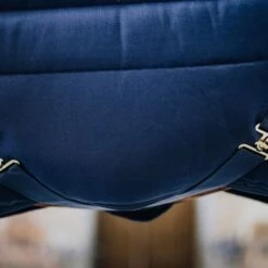 Kentucky Horsewear Kentucky Stalldecke Classic 200g Schwarz -Geschäft für Reitsportbedarf kentucky 5n1a1776 a929523bbdd099ba1a676b6771a9e673 article photobook m.674037