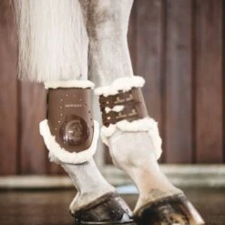 Kentucky Horsewear Streichkappen Sheepskin Elastic Schwarz Warmblut 12 Kentucky Horsewear Streichkappen Sheepskin Elastic Schwarz Warmblut -Geschäft für Reitsportbedarf kentucky strijklappen sheepskin elastic brown 1.a735ca