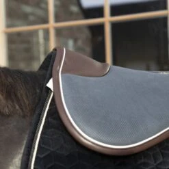 Kentucky Horsewear Kentucky Sattelunterleger Halfpad Absorb Black/White/Brown -Geschäft für Reitsportbedarf kentucky zadelonderlegger halfpad absorb navy white brown 1.ded087