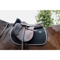 Kentucky Horsewear Kentucky Horse Schabracke Skin Friendly Springen Weiß Warmblut 29 Kentucky Horsewear Kentucky Horse Schabracke Skin Friendly Springen Weiß Warmblut -Geschäft für Reitsportbedarf kentuckyhorsewear 42468 01 sj 2.c6375e 1