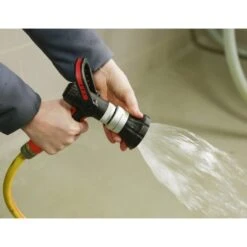 Kerbl Waschbrause Super Jet Schwarz/Rot -Geschäft für Reitsportbedarf kerbl 1518713mood01.5ed3c6