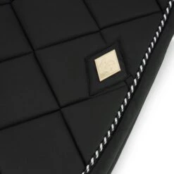 Mrs. Ros Schabracke Iconic Vielseitigkeit Marble Grey -Geschäft für Reitsportbedarf mrs 1102 zwartzadeldekje logo detail 1.50a80f