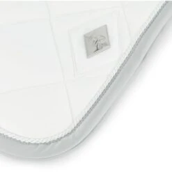 Mrs. Ros Schabracke Iconic CC Spring Performance White VB/WB -Geschäft für Reitsportbedarf mrs 1137 zadeldekje wit logo detail dekje.e5af85