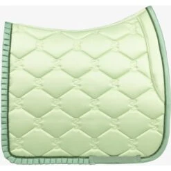 PS Of Sweden Schabracke Ruffle Dressur Schwarz 15 PS Of Sweden Schabracke Ruffle Dressur Schwarz -Geschäft für Reitsportbedarf ps ruffle dress seed green 2022 7915 1500x2000.6af6f3