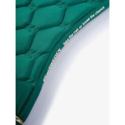 PS Of Sweden Schabracke Signature Dressur Dark Navy -Geschäft für Reitsportbedarf ps signature jade quote 0607 1500x2000.7914ae