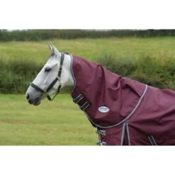Weatherbeeta Winterdecke Comfitec Plus Dynamic II Neck Rug Medium Maroon/Grau/Weiß -Geschäft für Reitsportbedarf weatherbeeta 1006923003 wb cft pdynmc ii nrg image hero null2 1.41514c